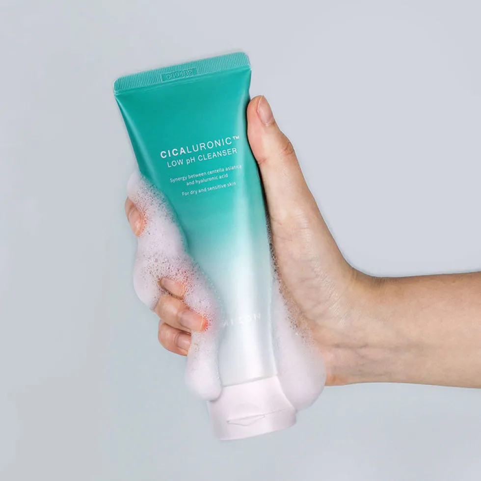 Cicaluronic Low Ph Cleanser