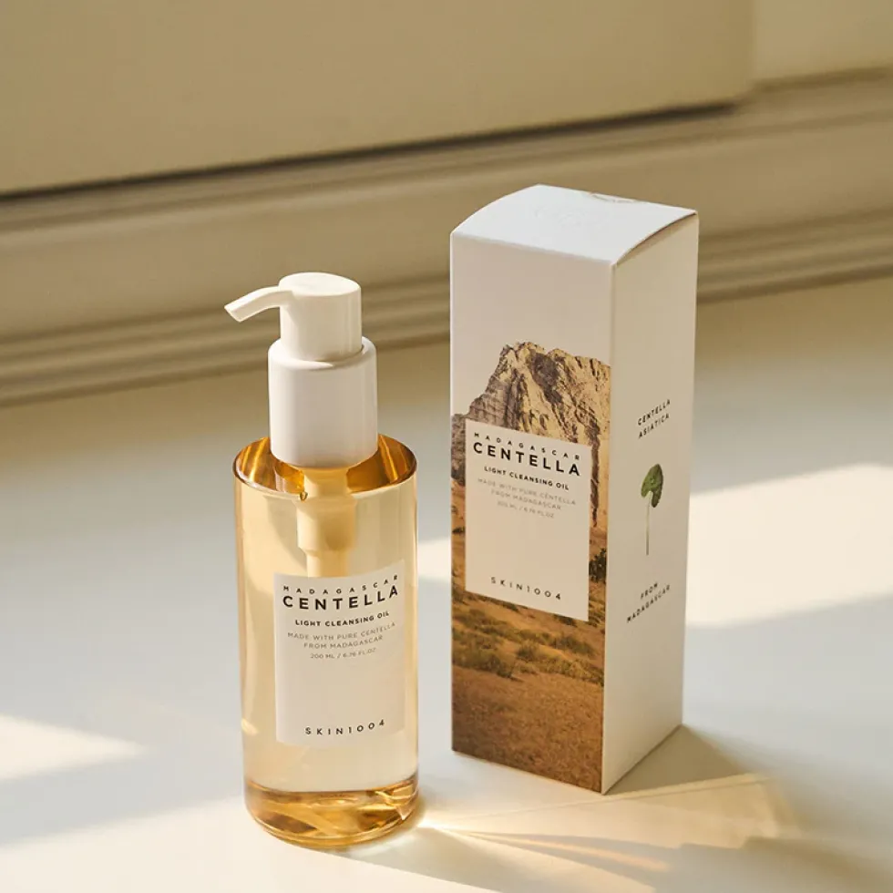 Madagascar Centella Light Cleansing Oil