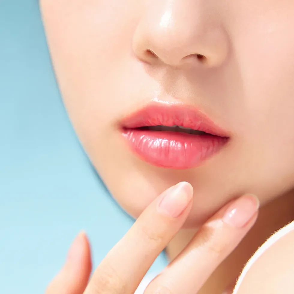 V10 Hyal Lip Protector SPF15
